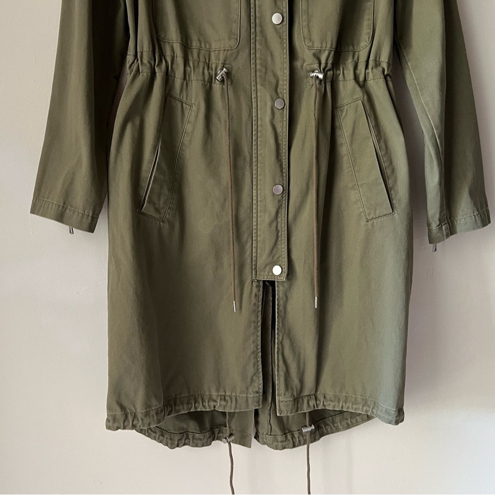 7 For All Mankind Army Green Utility Jacket Hoodie Cinch waist hem detail Sz M - Picture 4 of 11